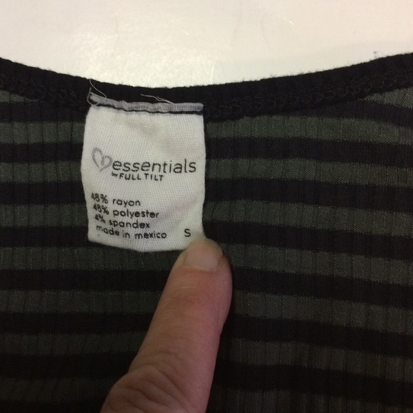 Essentials by Full Tilt 2 Tank Top Small & Med - Picture 14 of 15